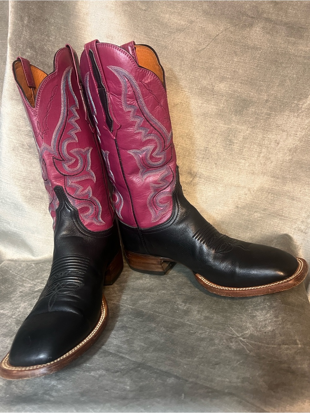 Lucchese Women's Calf Leather Western Black/Fuscia Boots. Size 10B - Picture 2 of 15
